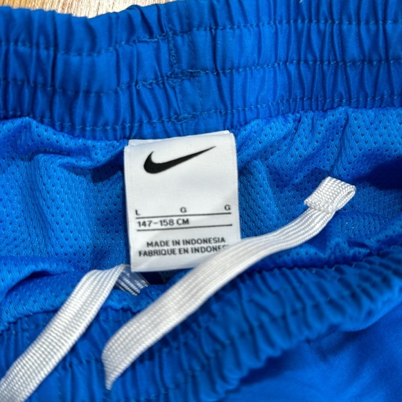 Nike boys size large swim trunks blue - Picture 2 of 4